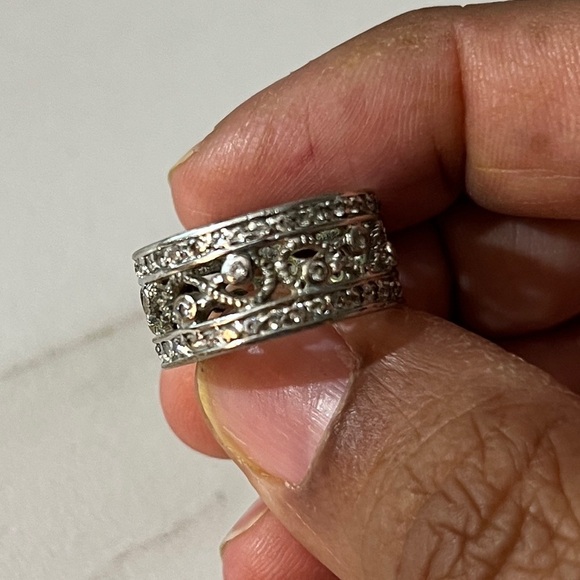 Elegant Silver Band Ring with Intricate Design, size 6.75 - Picture 8 of 9